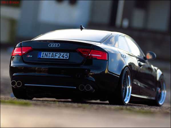 1:18 Audi S5 V8 Coupe schwarz mit 20´ BBS Echt-Alufelgen inkl. OVP